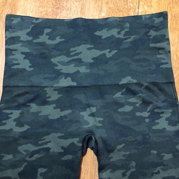 Spanx Seamless Green Camo Leggings M - Picture 6 of 10